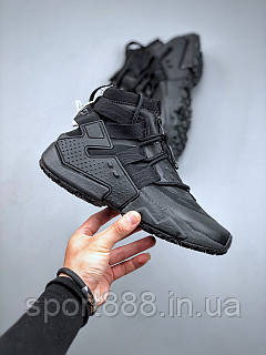 huarache gripp triple black