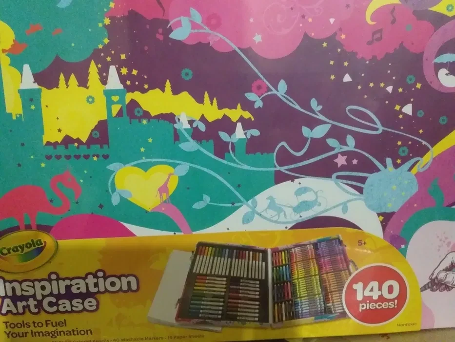 Crayola Rainbow Inspiration Art Case
