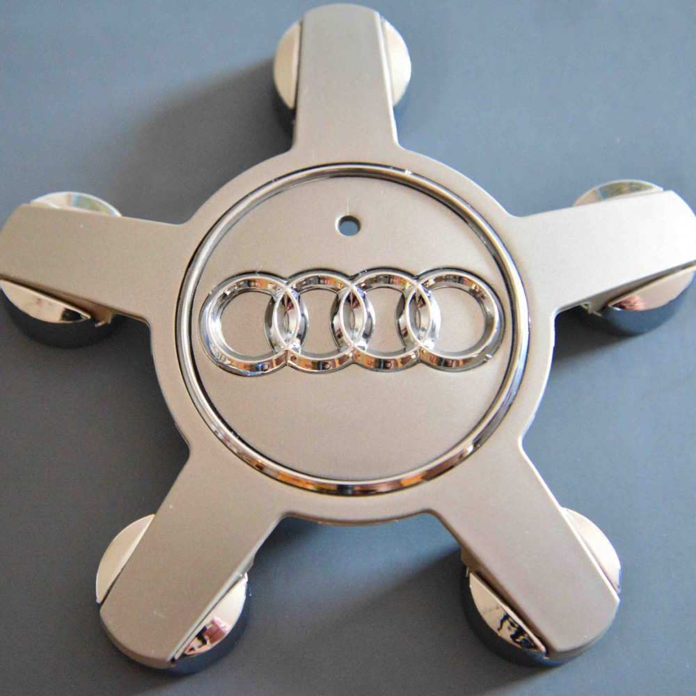 Ковпачки на титани "Audi" (135/57мм) сірий/хром. (4F0 601 165N 7ZJ) краб/зірка пара (2шт)