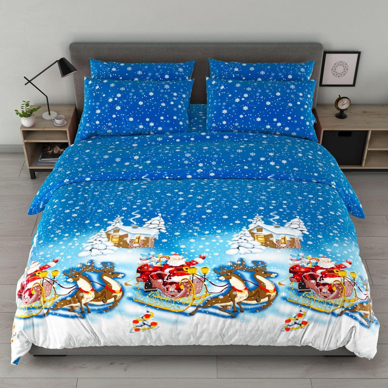 Наволочка на блискавці 70х70 (Бязь) | Від виробника "Королева Ночі" | Санта-Клаус з упряжкою оленів та подарунки на синьому, фото 1