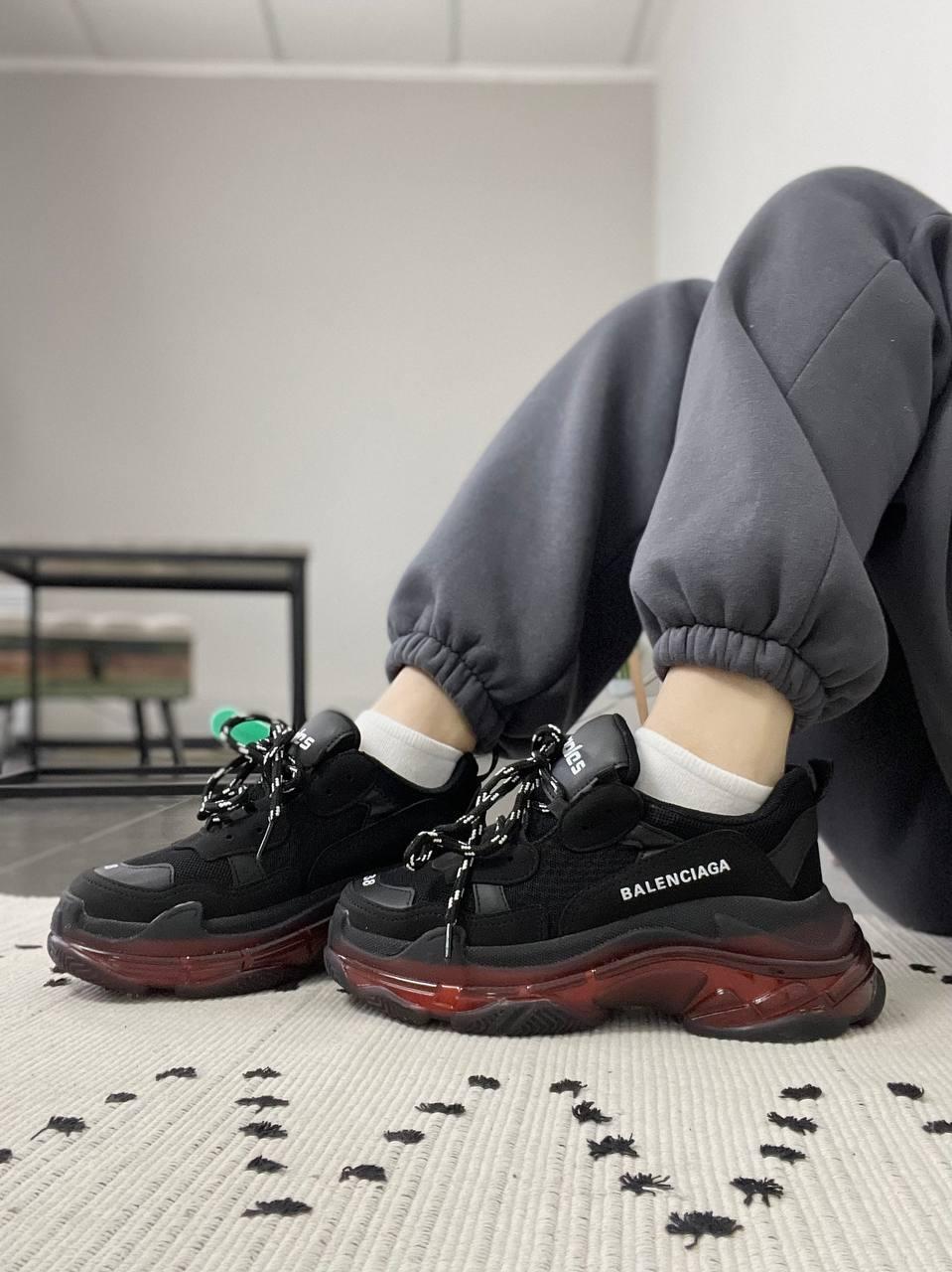 Кросівки Balenciaga Triple S Clear Sole Black Red. Кросівки Баленсіага Тріпл С