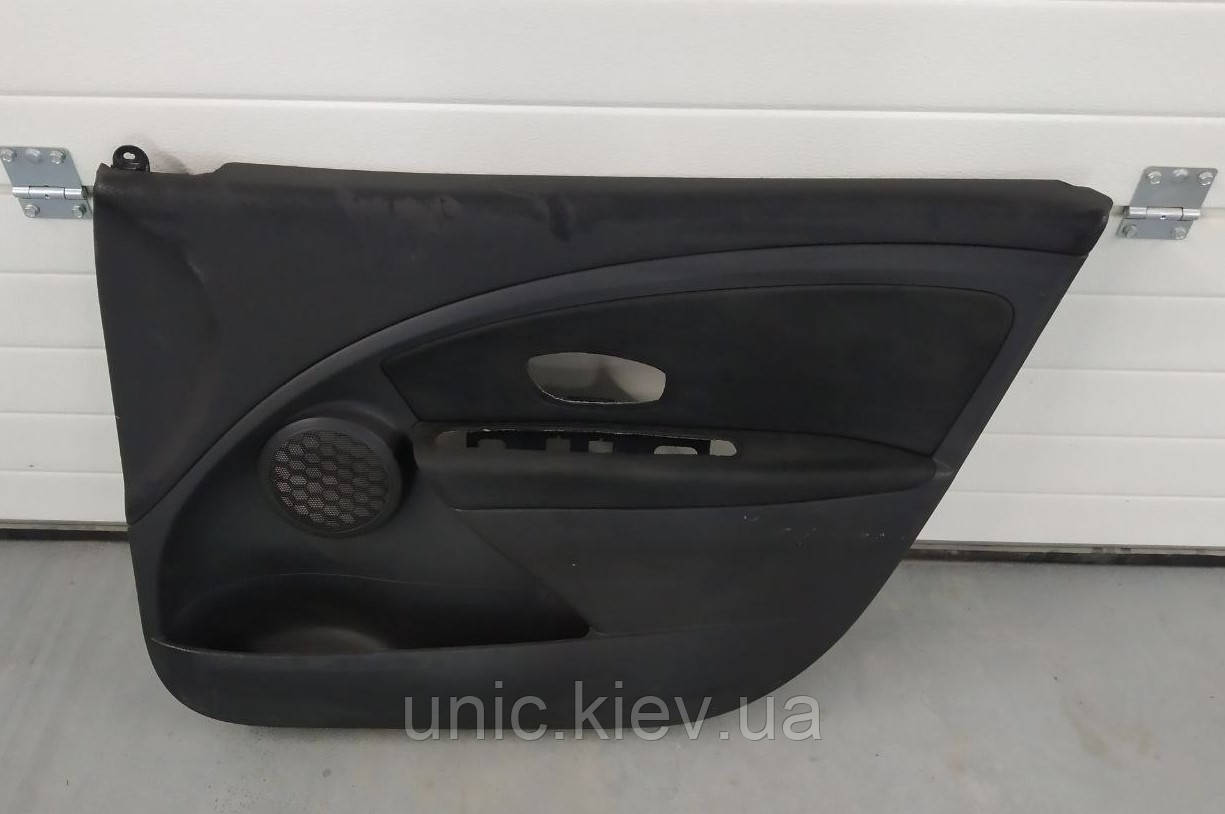 Карта двері передня права Рено Меган 3 б/в 809005654R