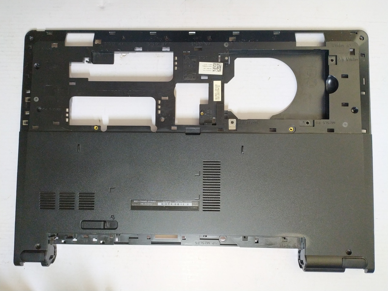 Dell Inspiron 3551 3552 3558 3559 Корпус D (нижня частина корпусу) (0157t3) б/у