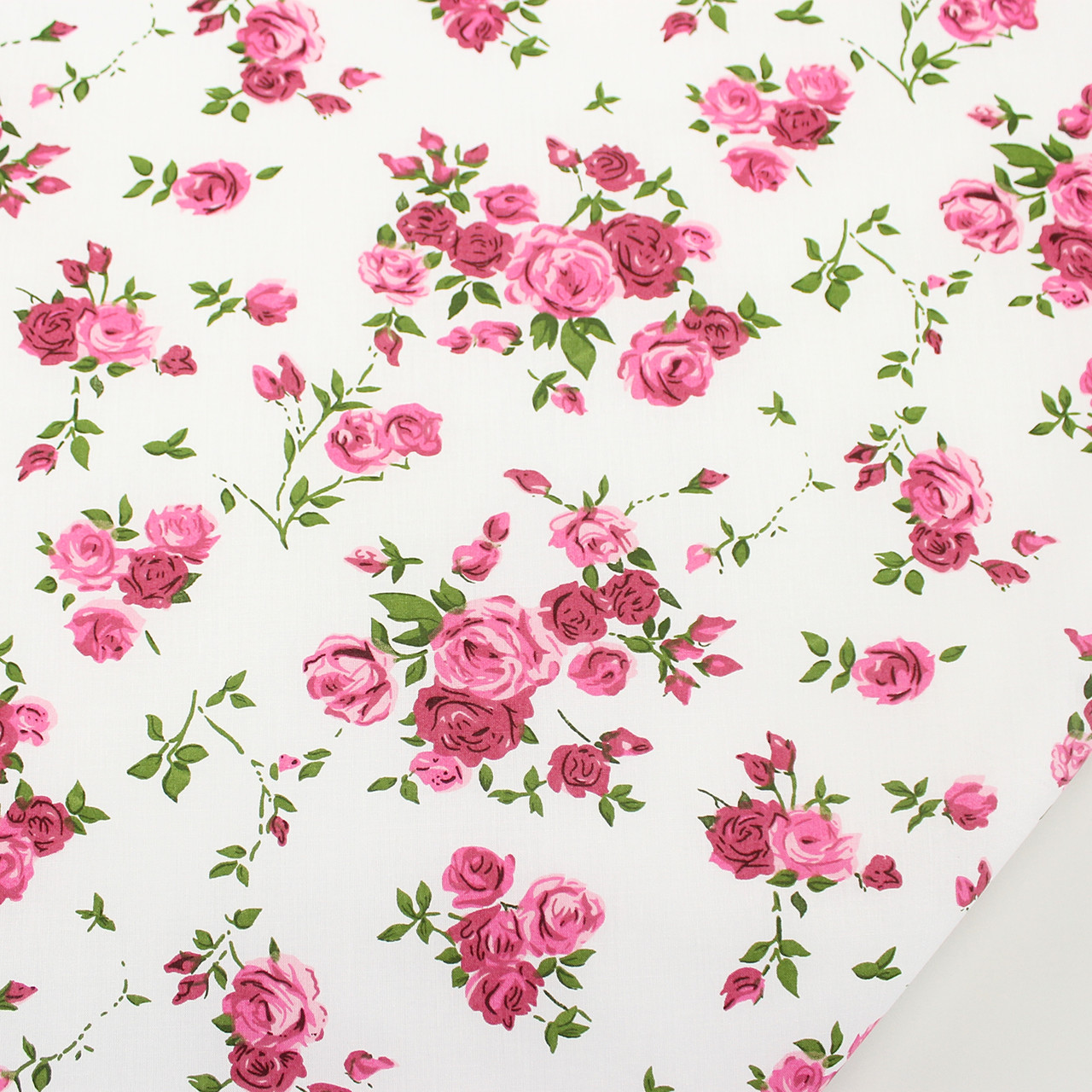 Бавовняна тканина "Розочки" малиново-рожевих відтінків на фоні №1855, фото 1