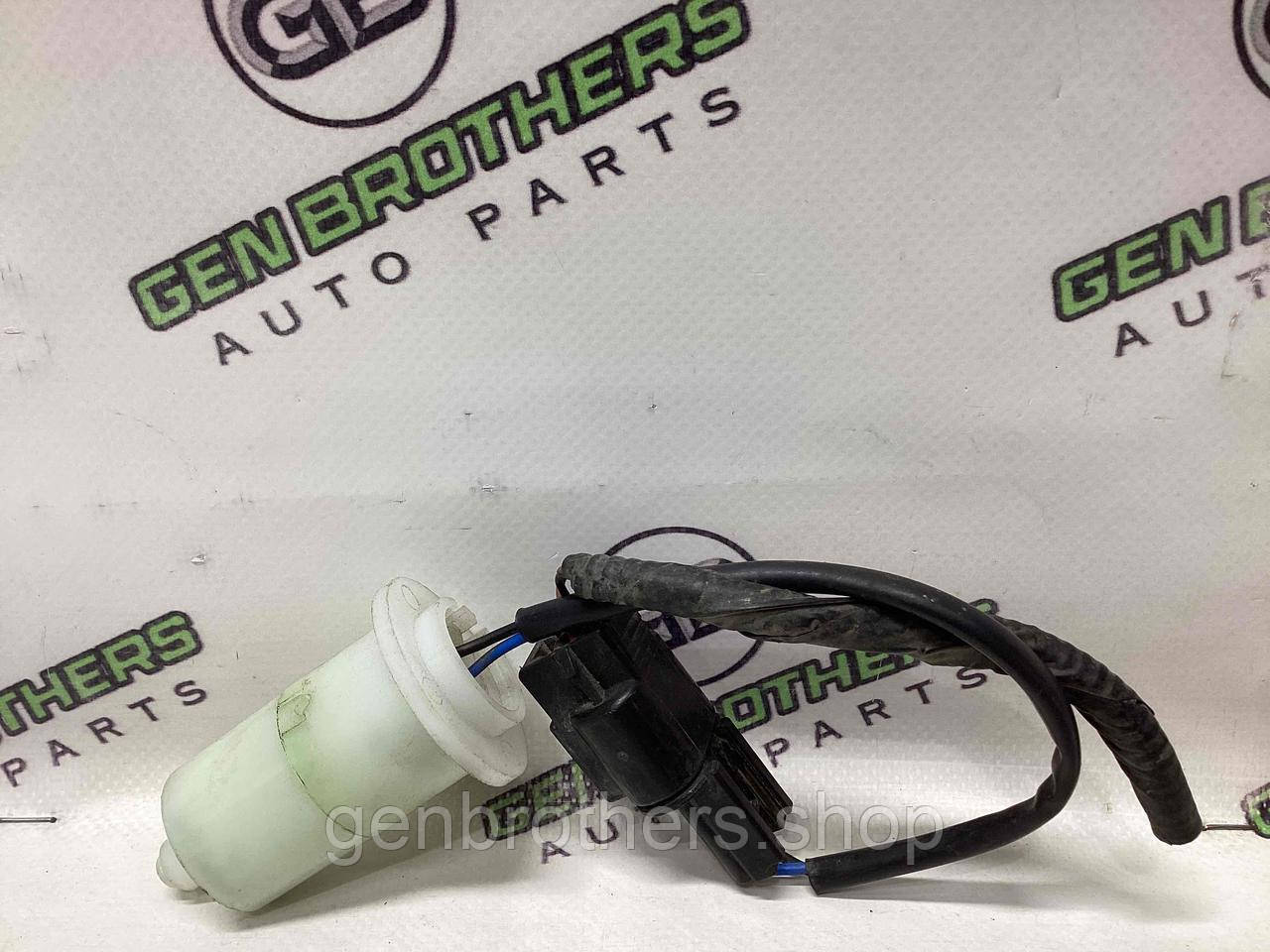 Датчик рівня бачка омивача 985202M500 Hyundai Sonata LF (20142017