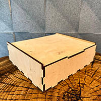 Подарочная коробка из дерева с декоративным наполнителем бокс 17х15х4,5 ясень с крышкой на шарнирах