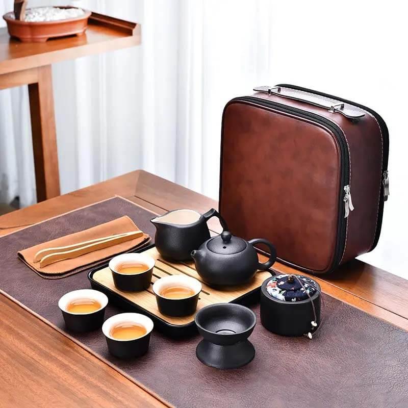 Дорожній набір для китайської чайної церемонії в коричневій сумці на 4 персони - серія «‎Ісін»‎