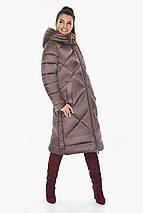 Подовжена жіноча куртка колір сепія модель 51675, фото 3