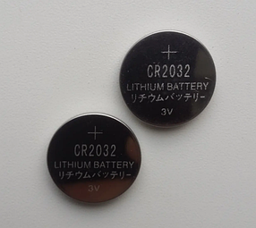 Батарейка CR2032.