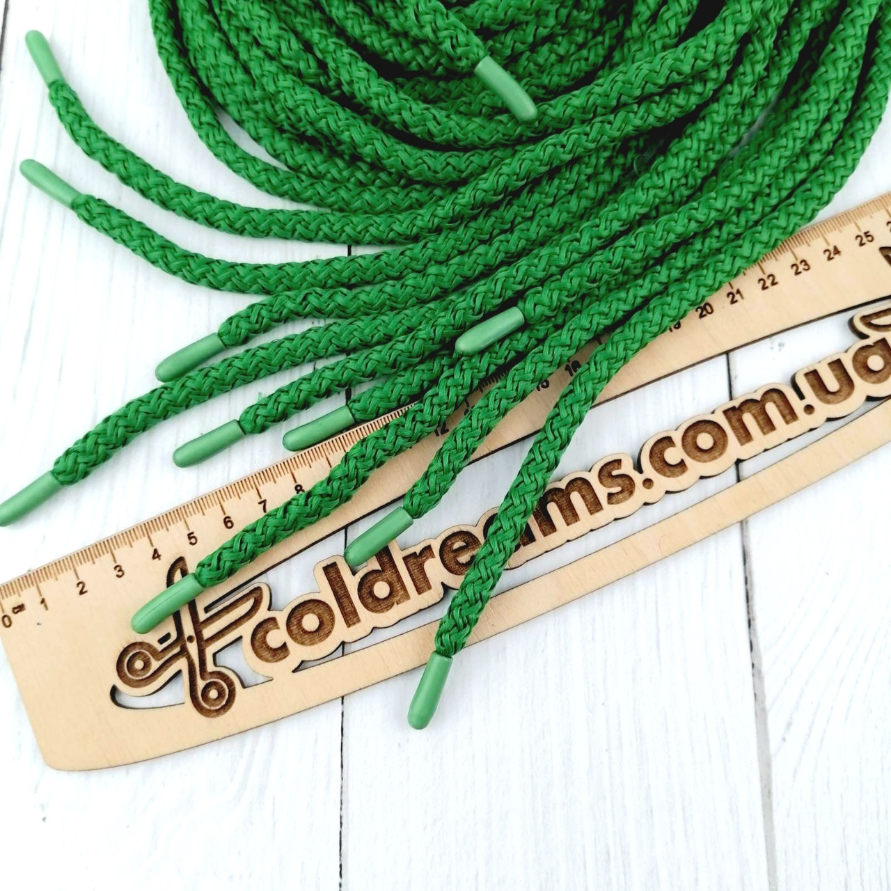 № 15. Шнур круглий ЗЕЛОНИЙ ЗІГ із наповнювачем, наконечник зелений, 8 мм (120 см)