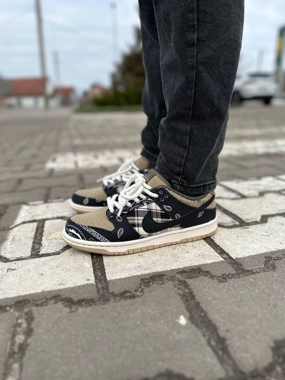 Мужские кроссовки Nike SB Dunk Low x Travis Scott Cactus Jack (черно-белые) стильные спортивные кроссы art0326 - фото 4 - id-p1975330203