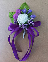 Весільна фіолетова бутоньєрка