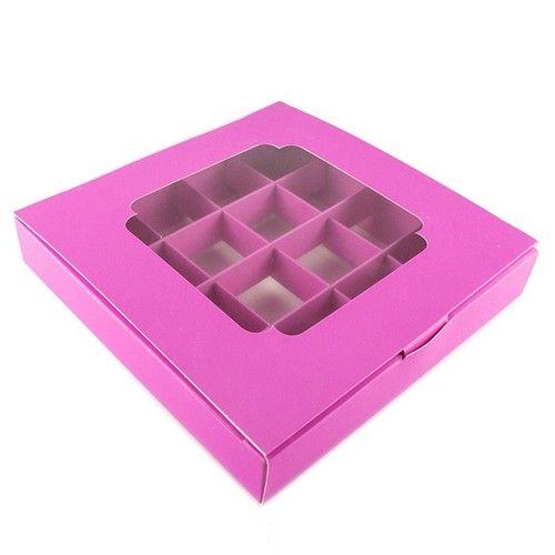 Коробка на 16 цукерок з вікном Рожева, 18,5х18,5 х 3 см