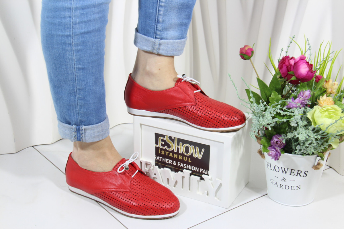 Мокасини жіночі Aras Shoes K-19-kirmizi шкіряні червоні на шнурівці 37