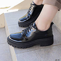 Женские черные лаковые туфли со шнурком 40