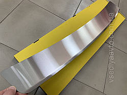 Накладка на бампер із загином Toyota Avensis III універсал з 2011-2015