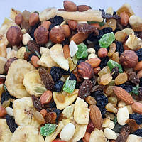 Фруктово-ореховое ассорти Витаминный микс смесь орехов и сухофруктов фундук миндаль арахис цукаты кубики изюм