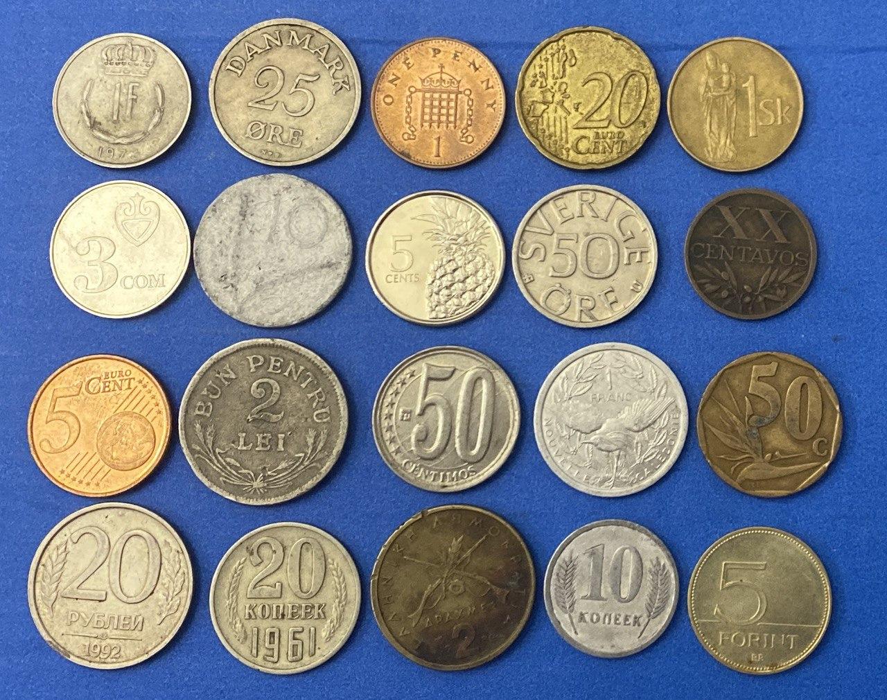 Набір монет світу 20 країн