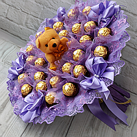Яркий фиолетовый букет из конфет сладкий подарок с конфетами ферреро роше для девушки женщины на праздник