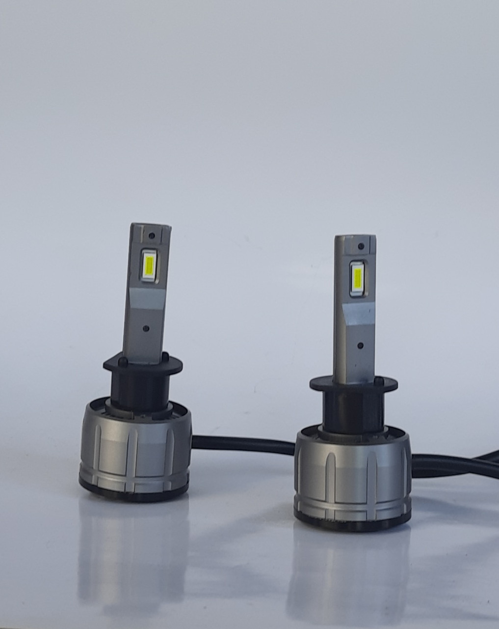 КОМПЛЕКТ: лампи в фару type LED H1 14000 Lm 60 W 6000k canbus з обманкою
гарантія 1 рік