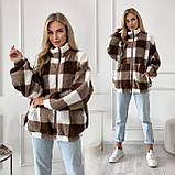 Затишна тепла жіноча кофта-хустка на змійці в карту хутро Тедді, фото 4
