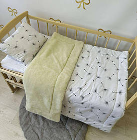 Теплий комплект в дитяче ліжечко з овчиною для новонароджених 2 предмети (ковдра, подушка) BST Сірий з жовтим