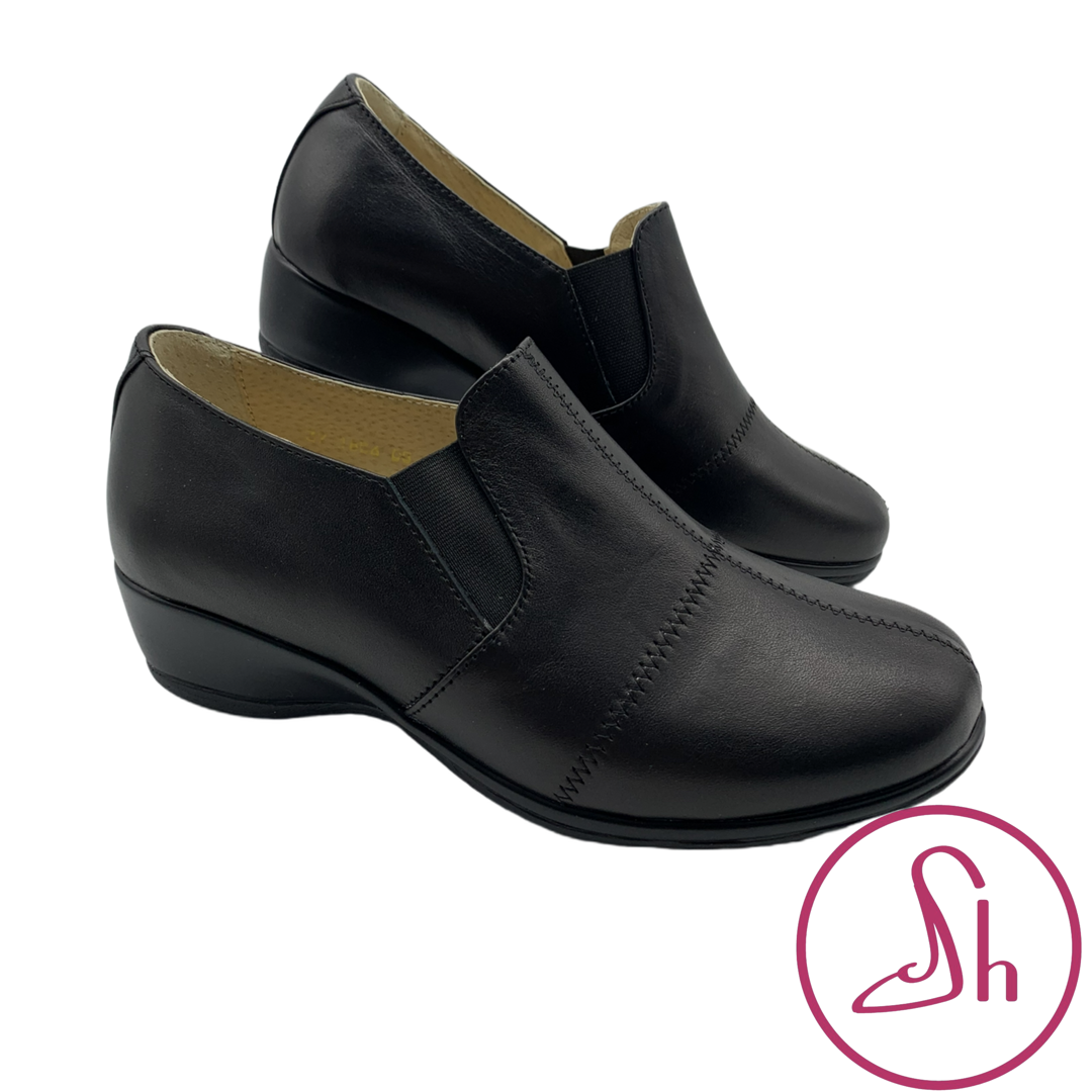 Туфлі шкіряні жіночі чорного кольору на танкетці “з резинками Style Shoes”