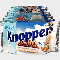 Вафлі Молочно-Горіхові Кноперс Сторк Knoppers Storck Milk Hazelnut Joghurt 8*25 г Німеччина