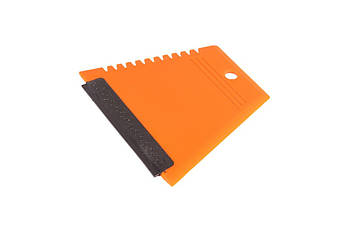 Скребок автомобільний для льоду MASTERTOOL з водосгоном 110х120 мм 84-0012