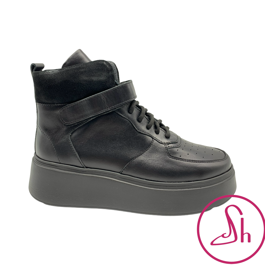 Черевики жіночі шкіряні чорного кольору на платформі “Style Shoes”