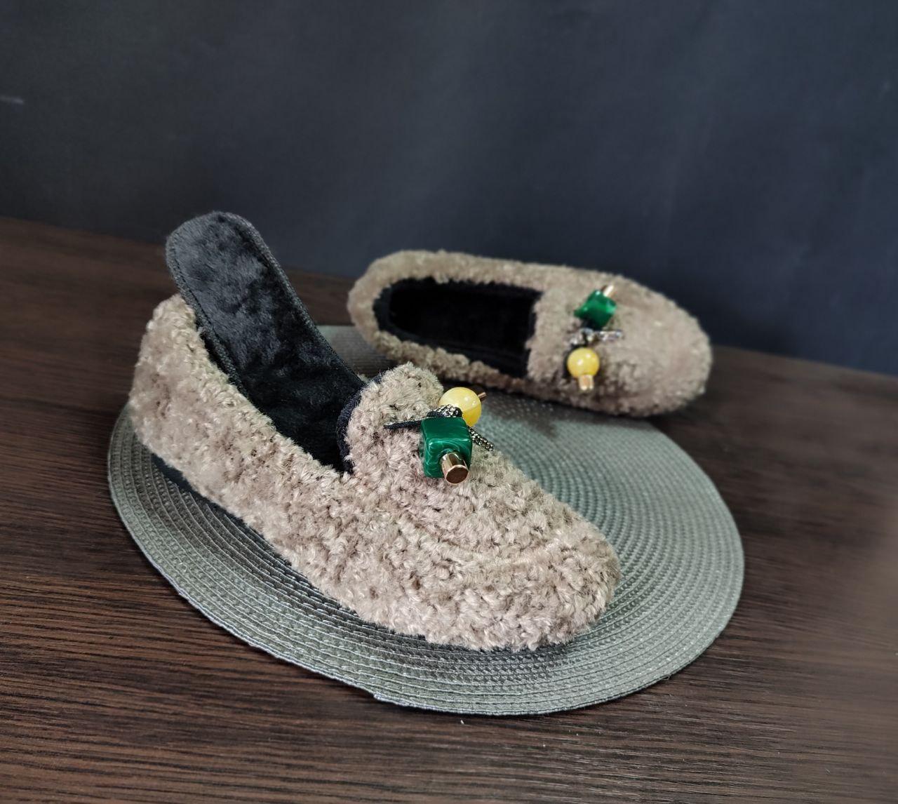 Автоледі сліпони коричневі зимові теплі на хутрі короткі жіночі капці з камінцями