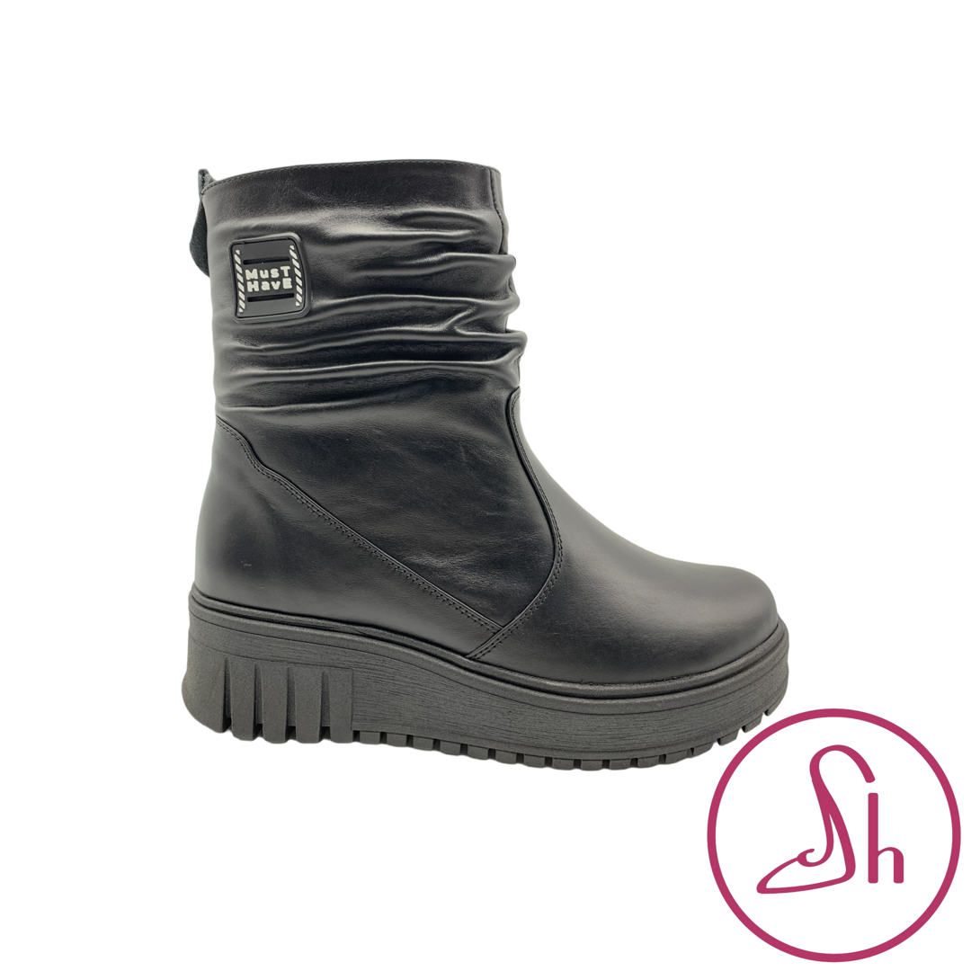 Черевики жіночі зимові шкіряні чорного кольору на танкетці“Style Shoes”