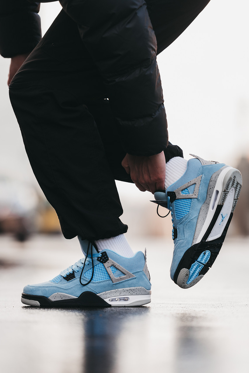 Nike Air Jordan 4 Retro SE University