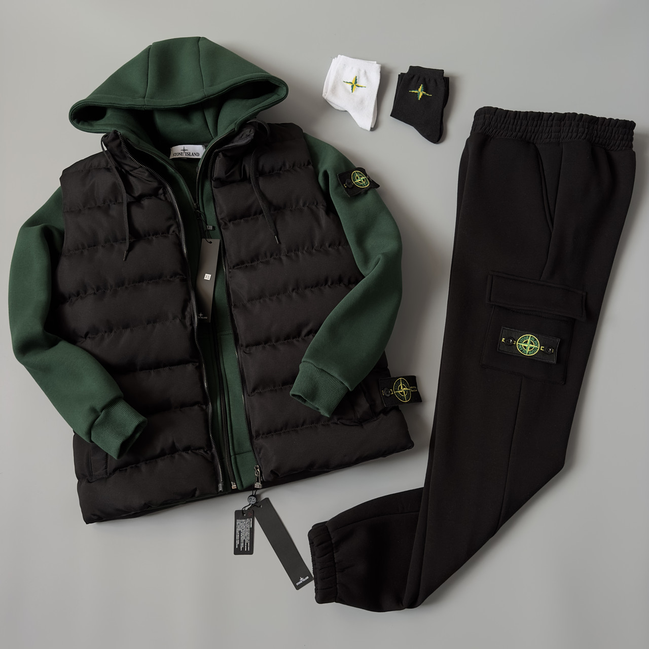 Чоловічий зимовий спортивний костюм Stone Island + Жилетка + Носкі Стон Айленд чорний з хакі на флісі