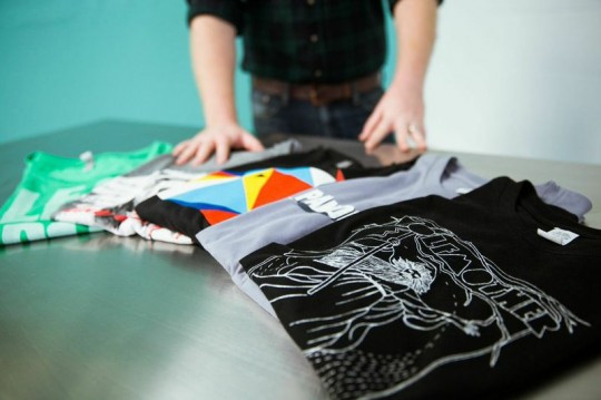 Виготовлення футболок із логотипом і малюнками, футболки гуртом, футболки під нанесення.