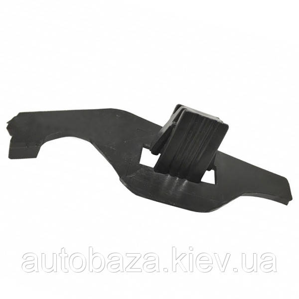 Кронштейн заднього бампера правий верхній Geely MK - 1018004861