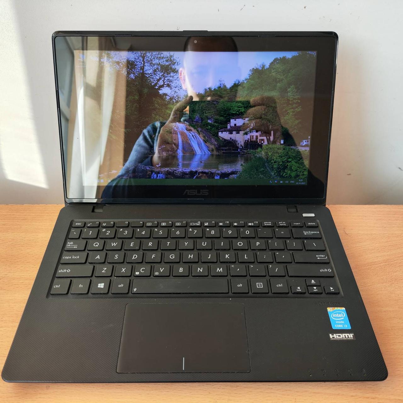Ноутбук б/в Asus X200LA Touch 11.6" Core i3-4010U/ 4 GB DDR3/500 GB HDD/Тачскрин/Intel HD Graphics 4400