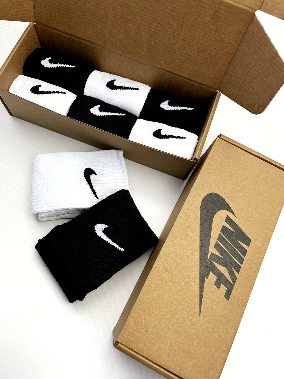 Подарунковий набір Високі чоловічі в крафт боксі Nike/найк — Білі-3 та чорні-3 в коробці 6 пар шкарпеток