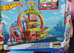 Игровой набор Hot Wheels City Супер петля с пожарной станцией HKX41Оригінал