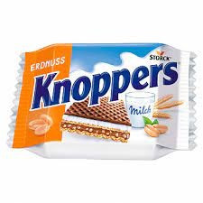 Вафлі Кноперс Сторк з Горіхами Knoppers Storck Erdnuss 9*25 г Німеччина