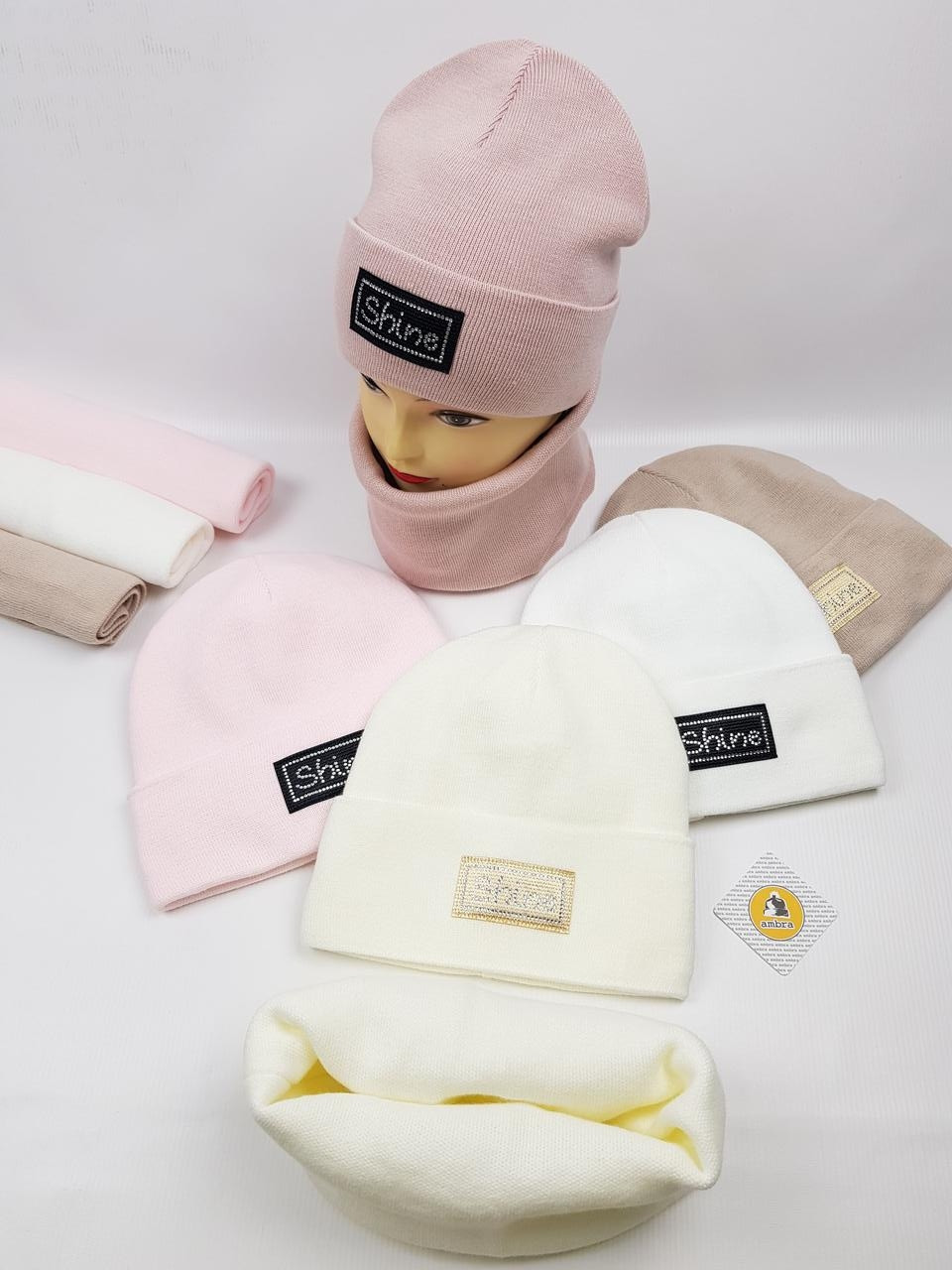 Підліткові польські зимові в'язані шапки на флісі оптом для дівчат, р.50-54, Ambra