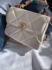 Жіноча сумка крос-боді Chanel бежева шкіряна з ланцюжком Шанель, фото 6