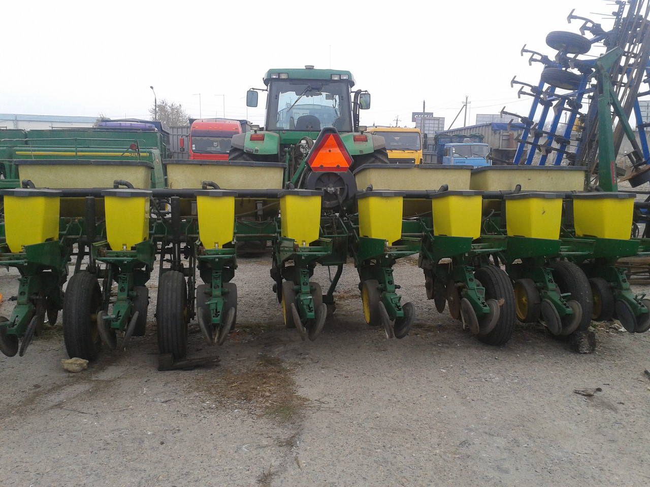 Сеялка пропашная John Deere 7200 Max Emerge 2 - фото 1 - id-p348311637