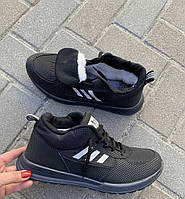 Чоловічі чорні зимові кросівки