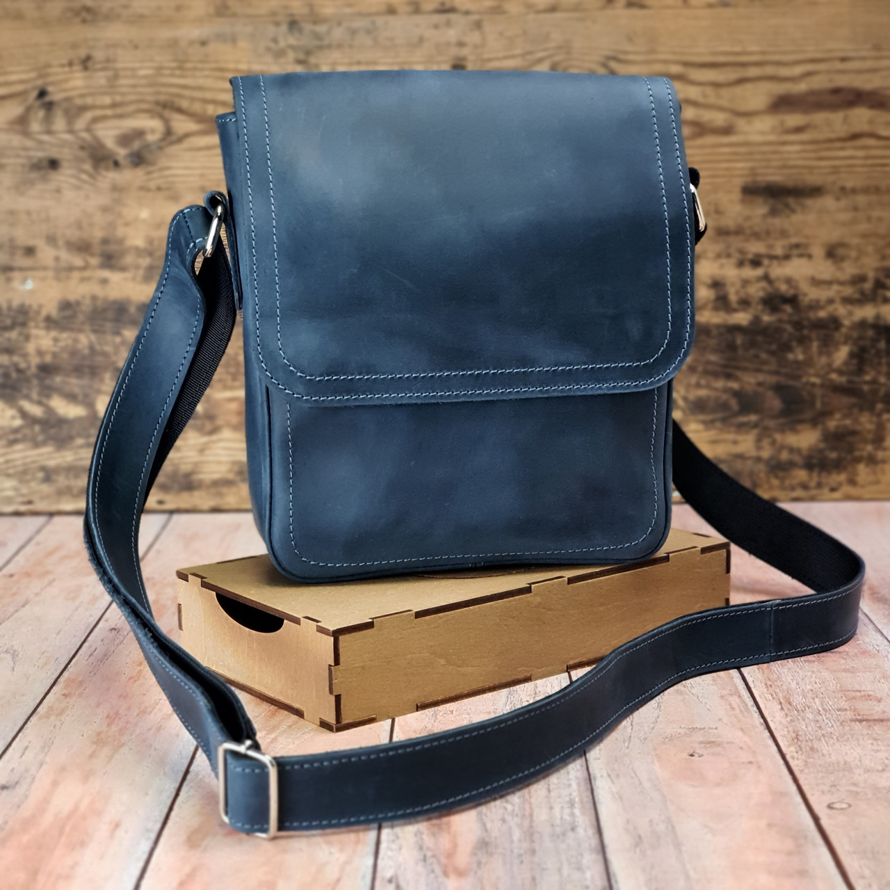 Чоловіча шкіряна сумка GS c декоративною строчкою 23*20*7 см синя, фото 1