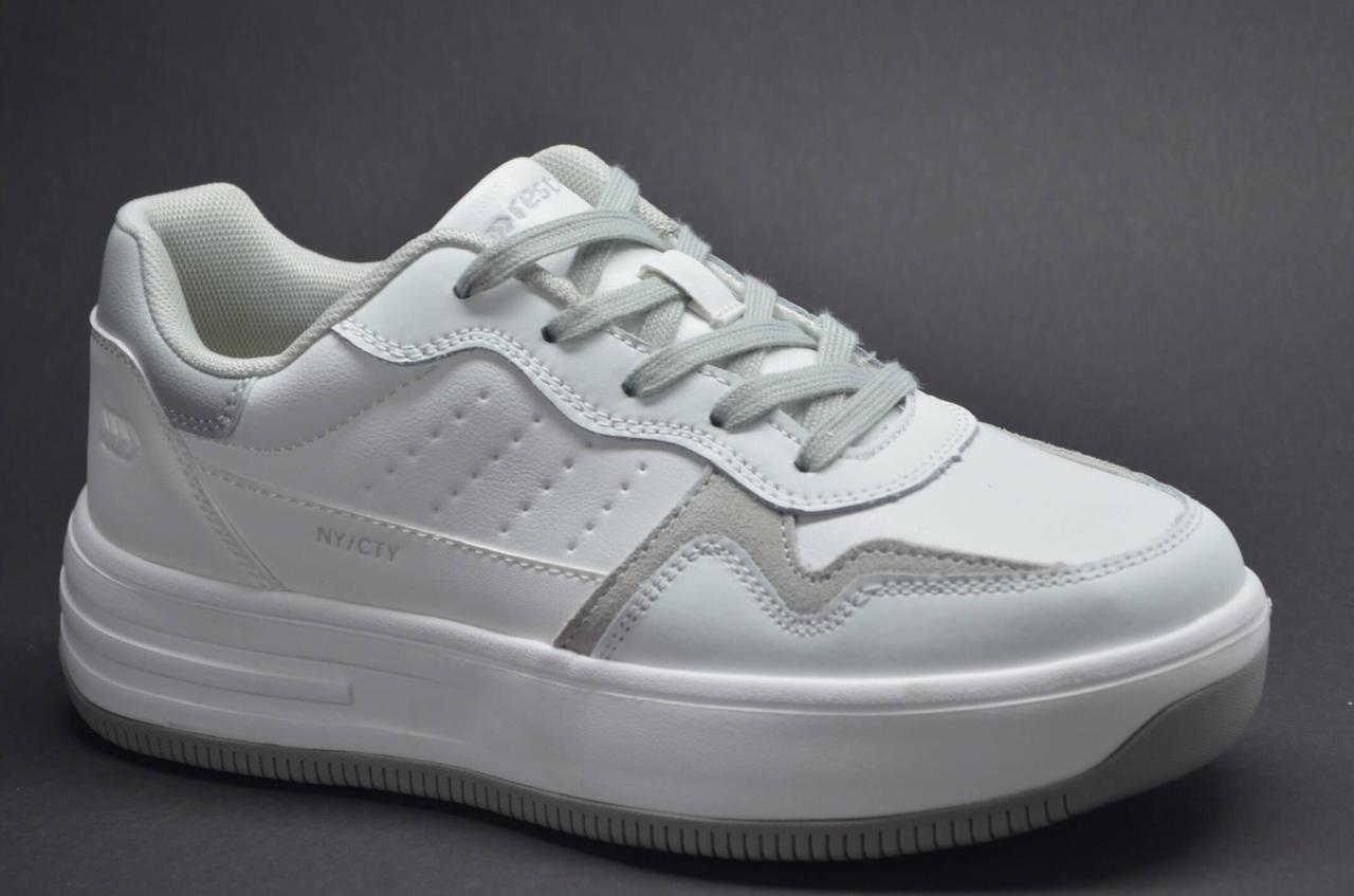 Жіночі спортивні туфлі шкіряні кеди білі із сірим Restime 23302
