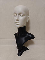 Женский манекен головы белый с черным бюстом (с чертами лица)