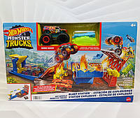 Набір Хот Вілс Пригоди на автозаправці Hot Wheels Monster Trucks Demo Derby