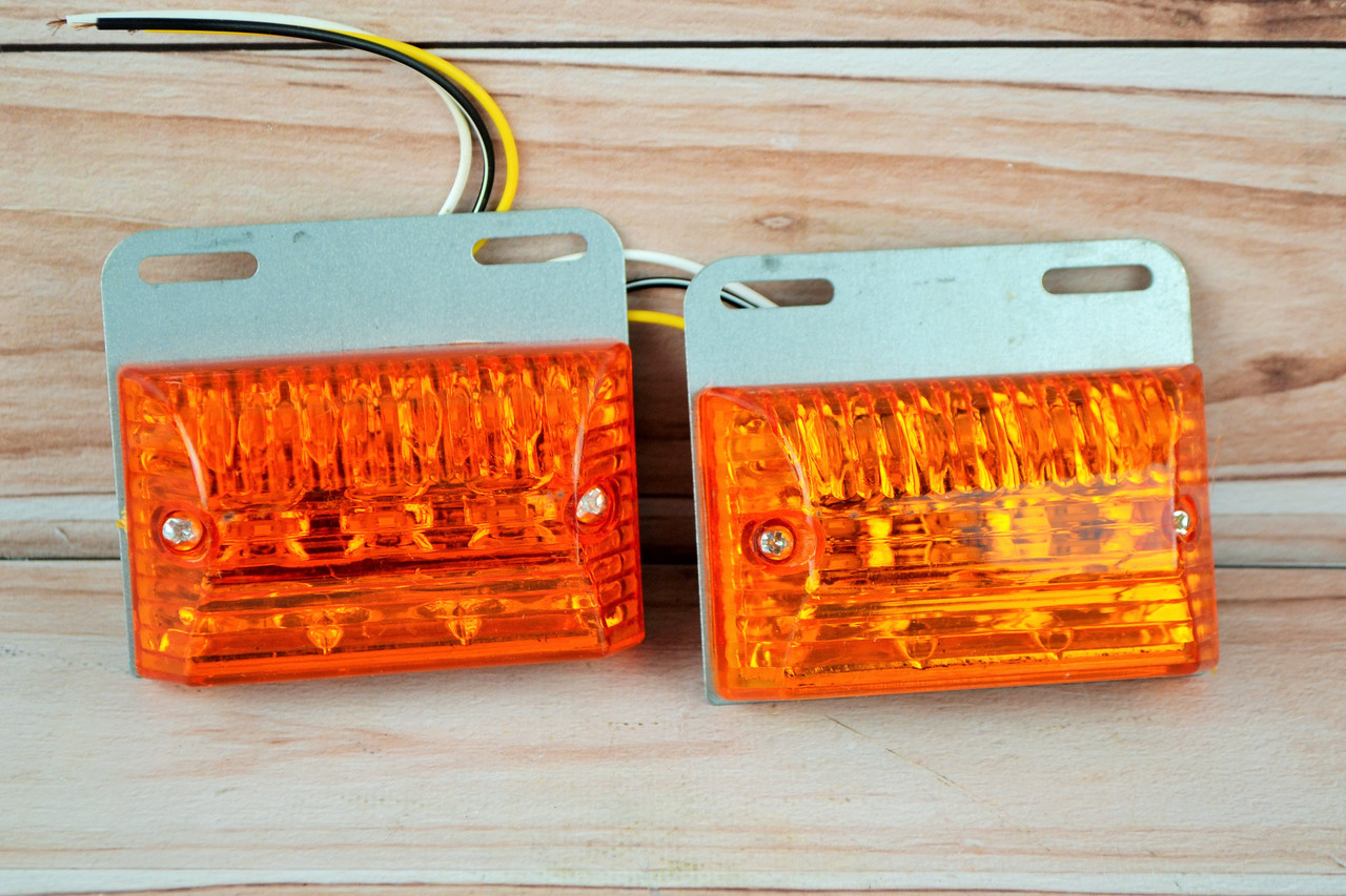 Габарит LED жовтий ліхтар + Біла підсвітка знизу 24вольт (10см * 6см) (1шт), фото 1