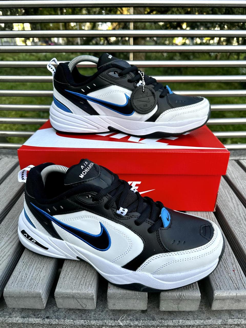 Nike air monarch black white outlet red
